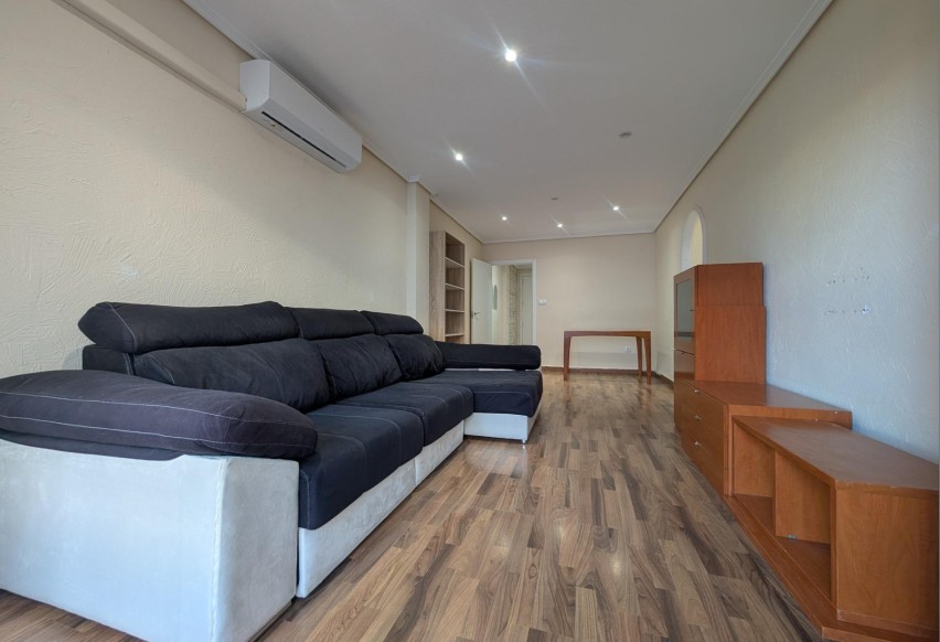 Alquiler a largo plazo - Apartamento / piso - Elche - Carrús Este