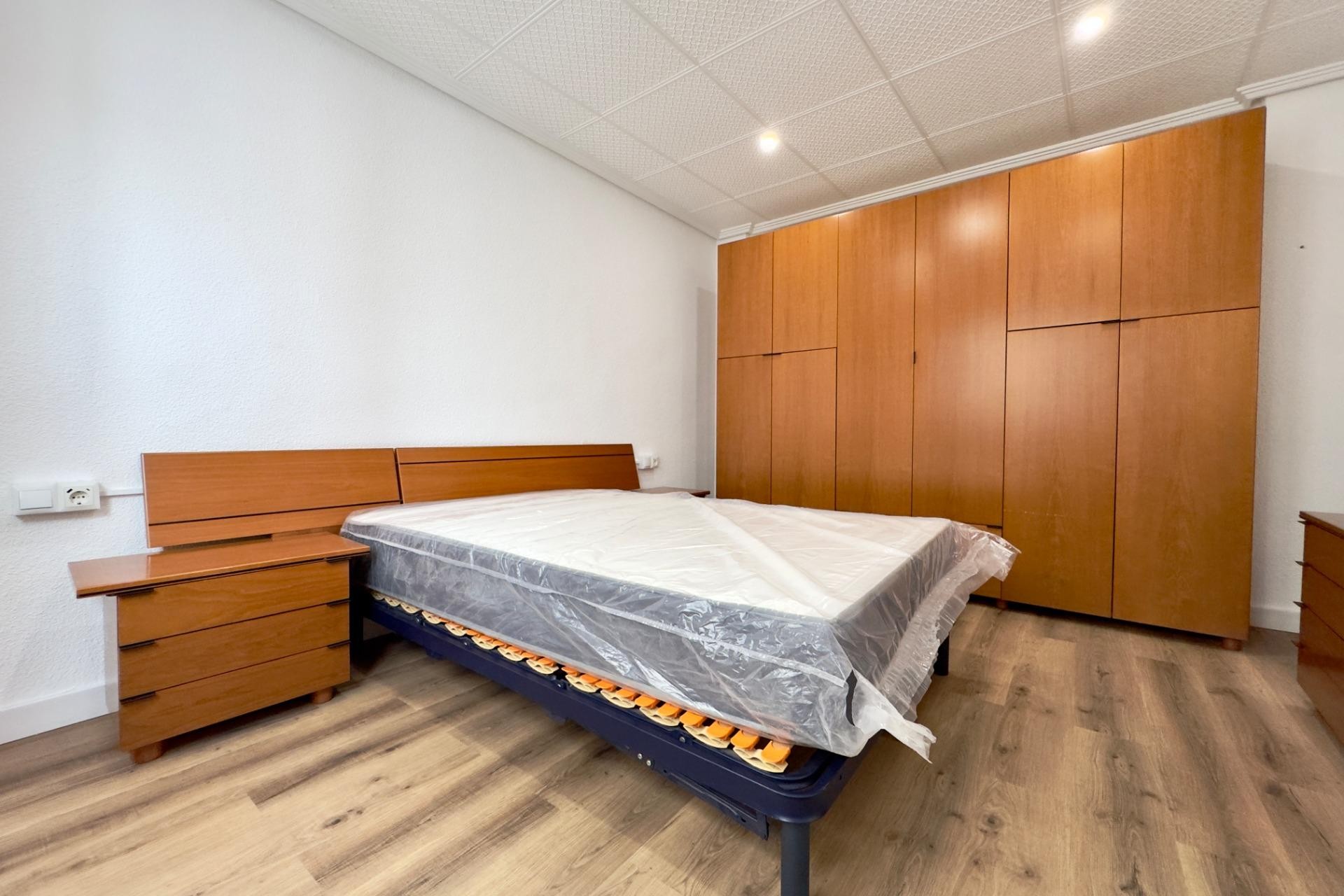 Alquiler a largo plazo - Apartamento / piso - Elche - Corazon de Jesus
