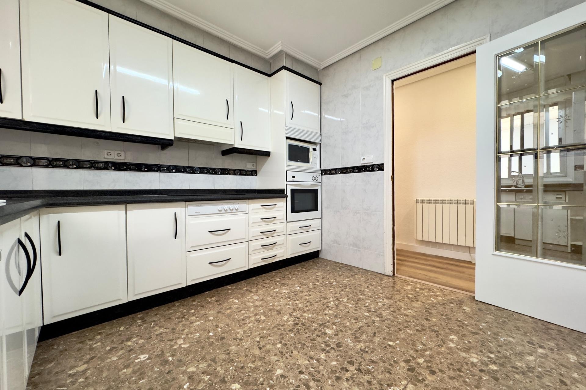 Alquiler a largo plazo - Apartamento / piso - Elche - Corazon de Jesus
