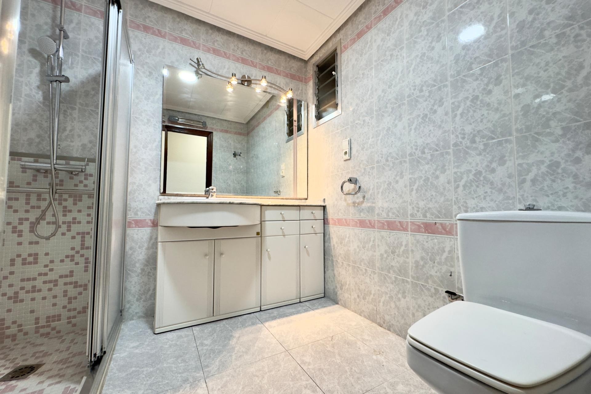 Alquiler a largo plazo - Apartamento / piso - Elche - Corazon de Jesus