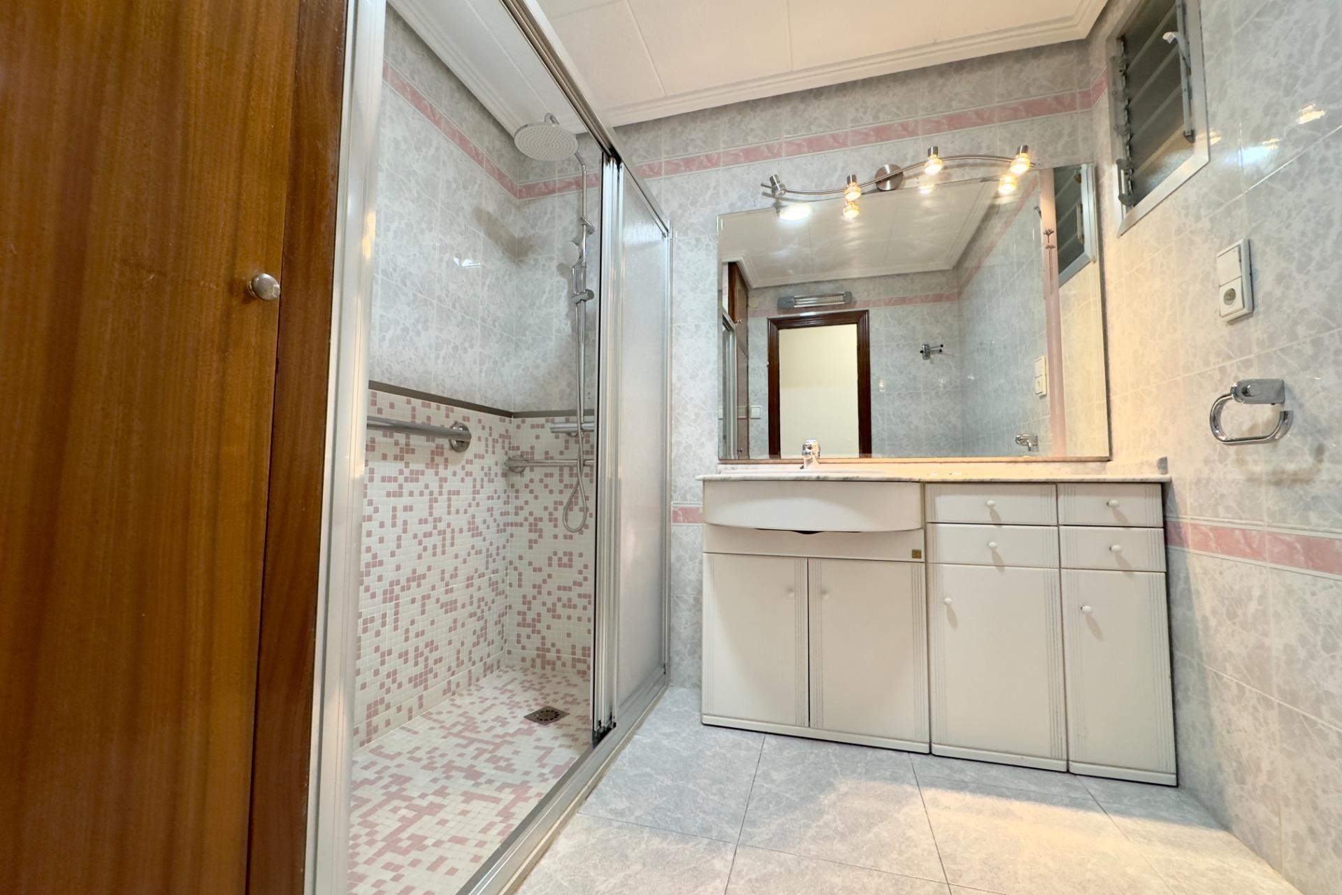 Alquiler a largo plazo - Apartamento / piso - Elche - Corazon de Jesus