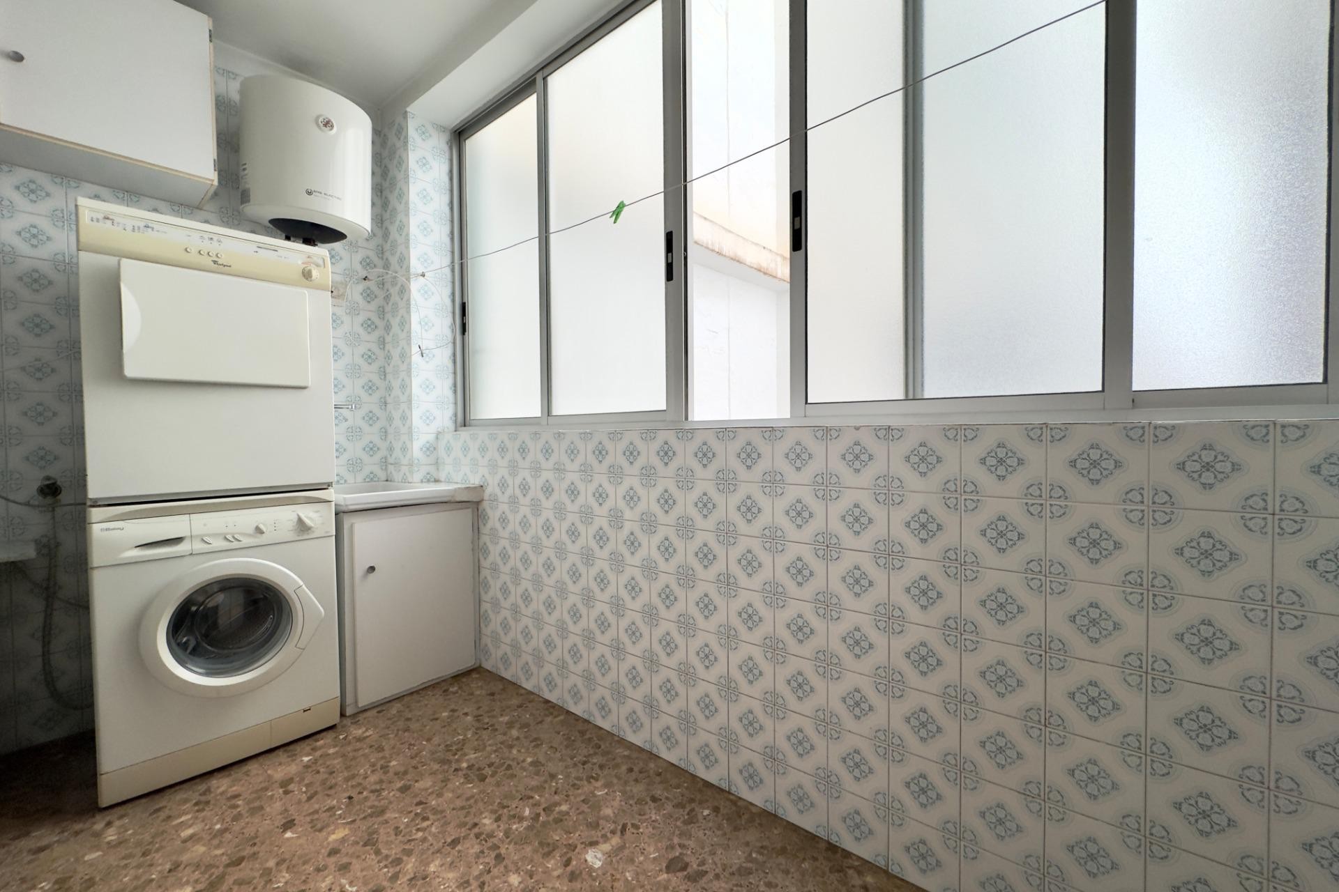 Alquiler a largo plazo - Apartamento / piso - Elche - Corazon de Jesus
