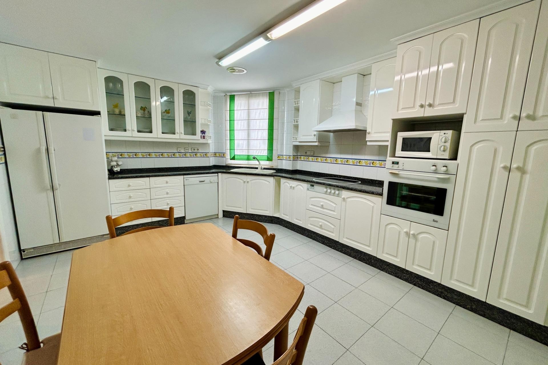 Alquiler a largo plazo - Apartamento / piso - Elche - Corazon de Jesus