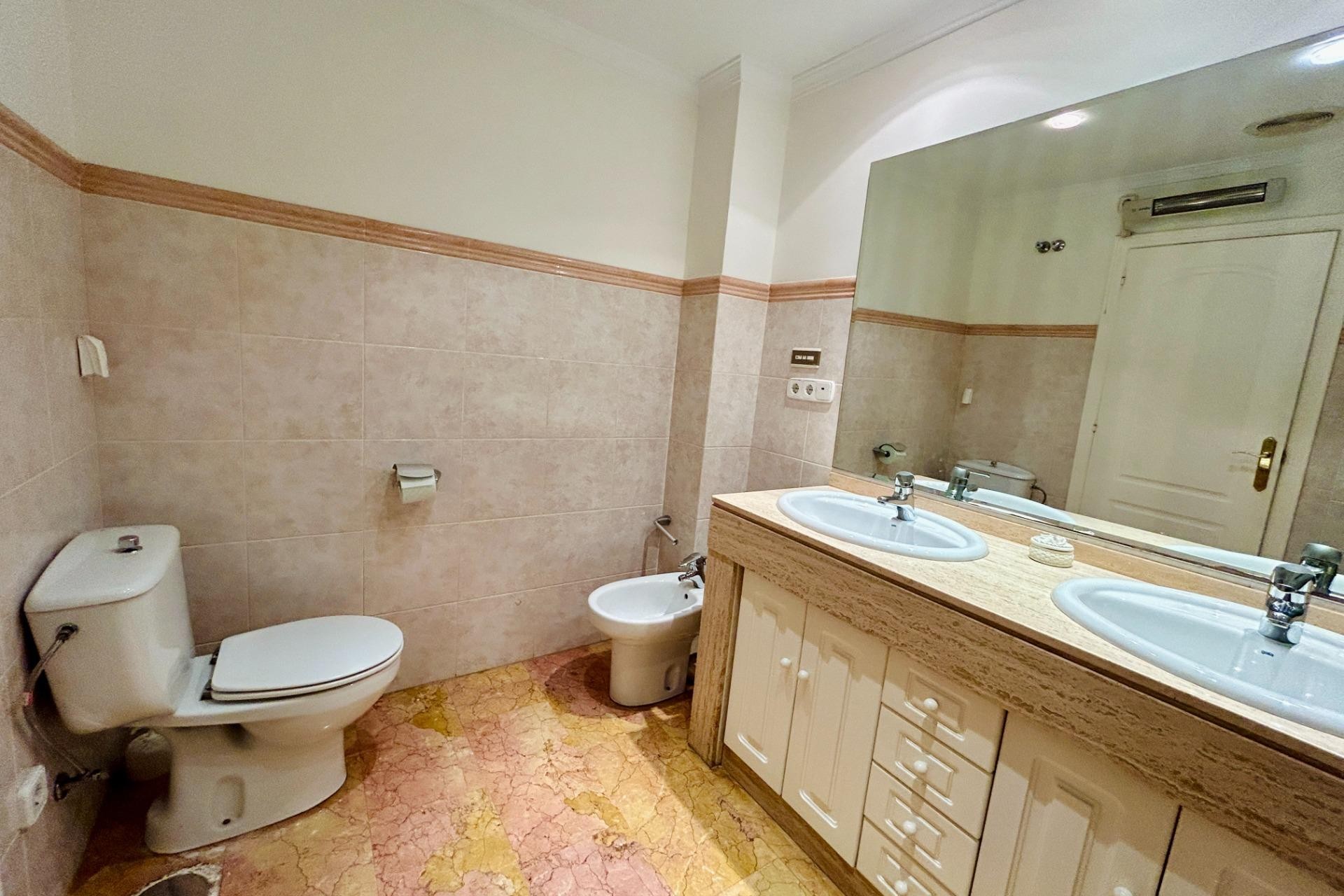 Alquiler a largo plazo - Apartamento / piso - Elche - Corazon de Jesus
