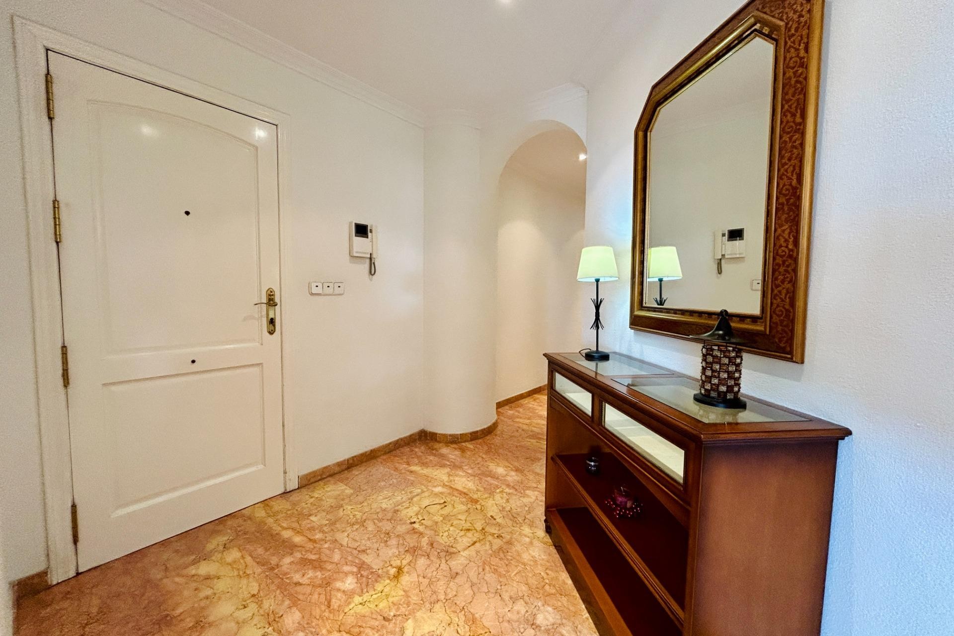 Alquiler a largo plazo - Apartamento / piso - Elche - Corazon de Jesus