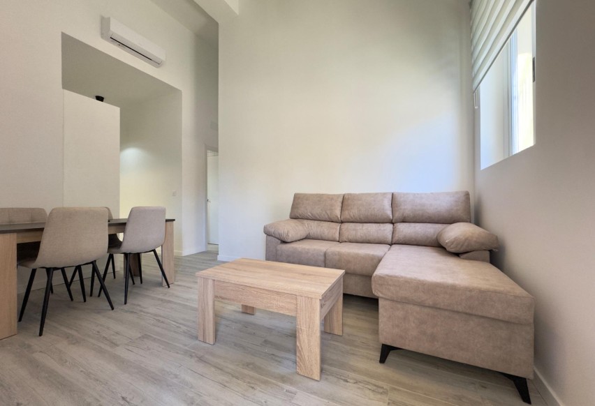 Alquiler a largo plazo - Apartamento / piso - Elche - Cortes valencianas