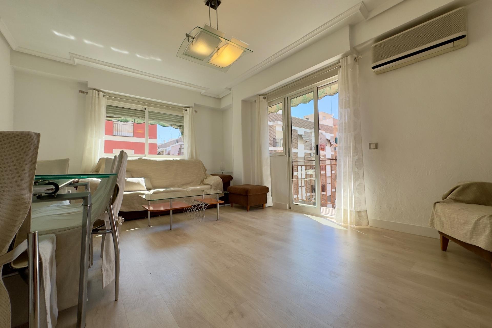 Alquiler a largo plazo - Apartamento / piso - Elche - Plaza Madrid