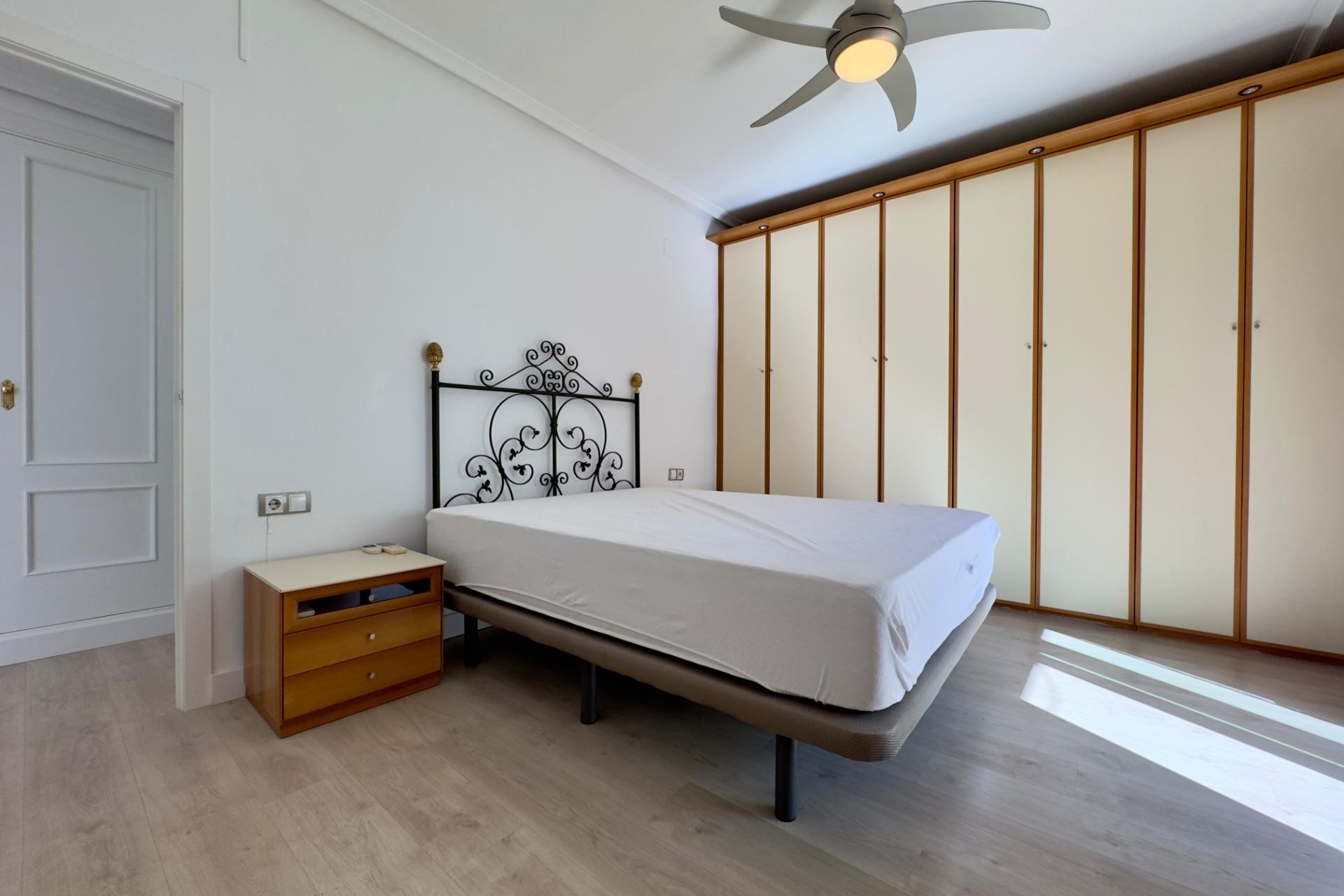 Alquiler a largo plazo - Apartamento / piso - Elche - Plaza Madrid