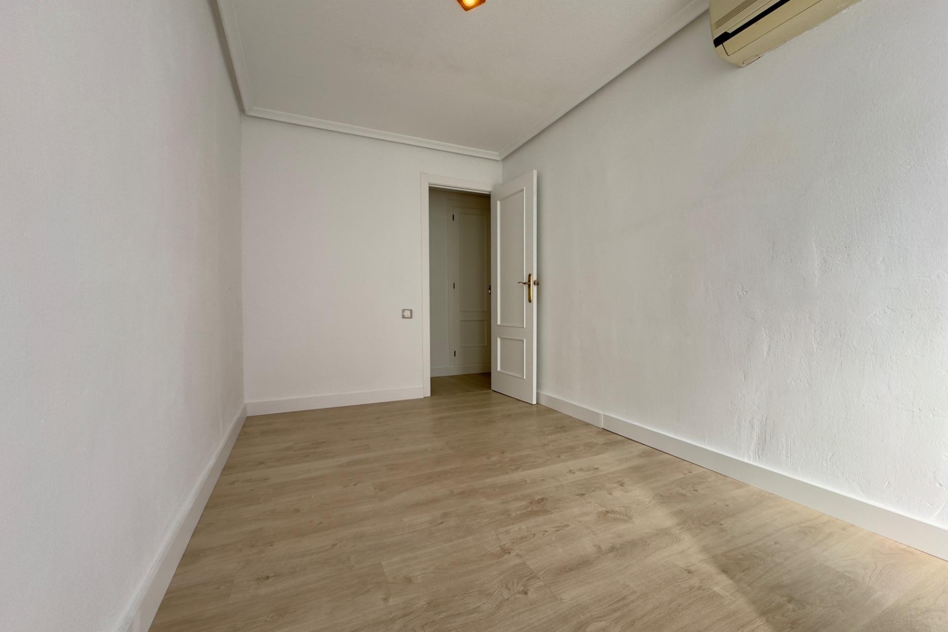 Alquiler a largo plazo - Apartamento / piso - Elche - Plaza Madrid