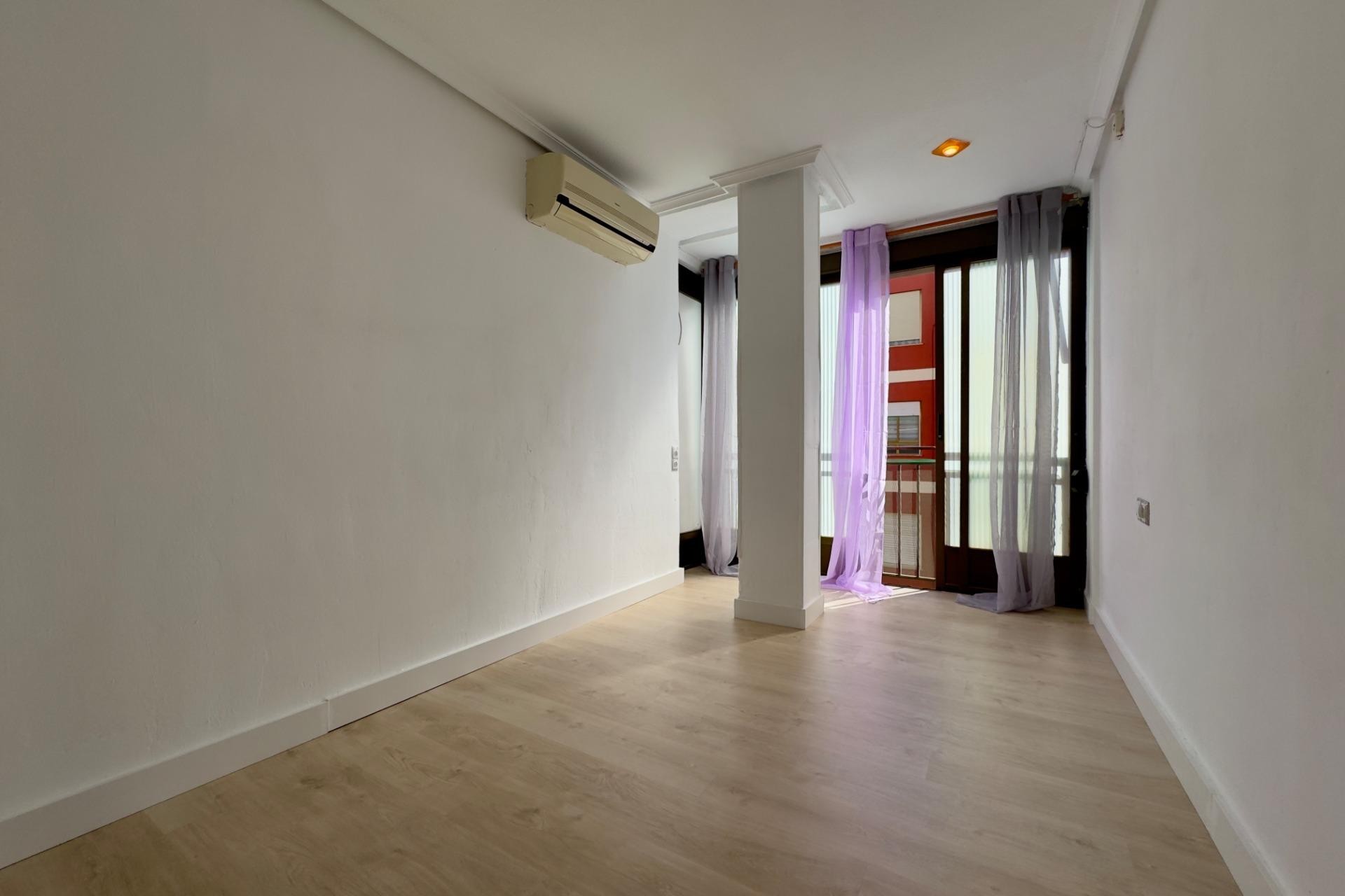 Alquiler a largo plazo - Apartamento / piso - Elche - Plaza Madrid