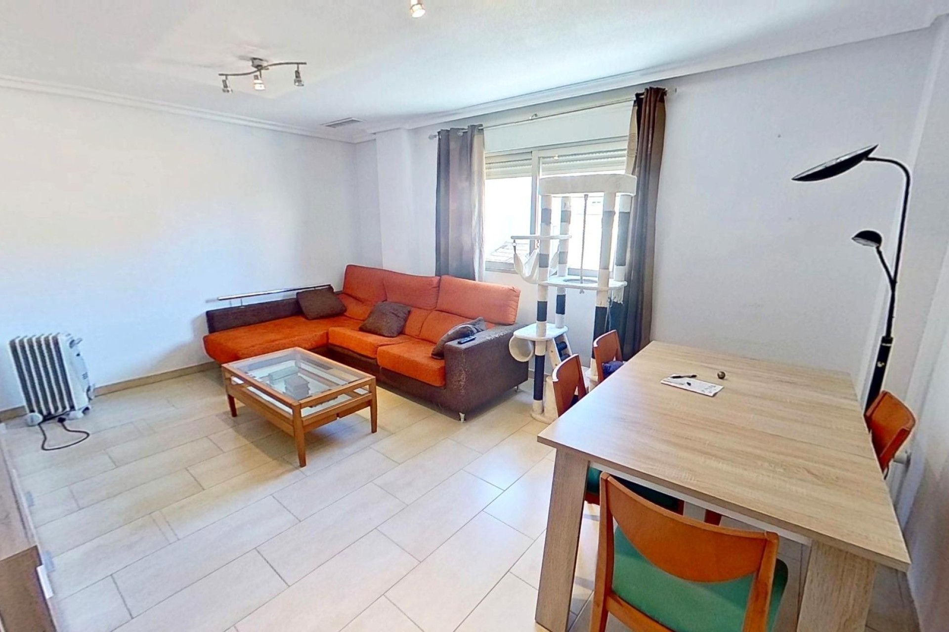Alquiler a largo plazo - Apartamento / piso - La hoya - Centro