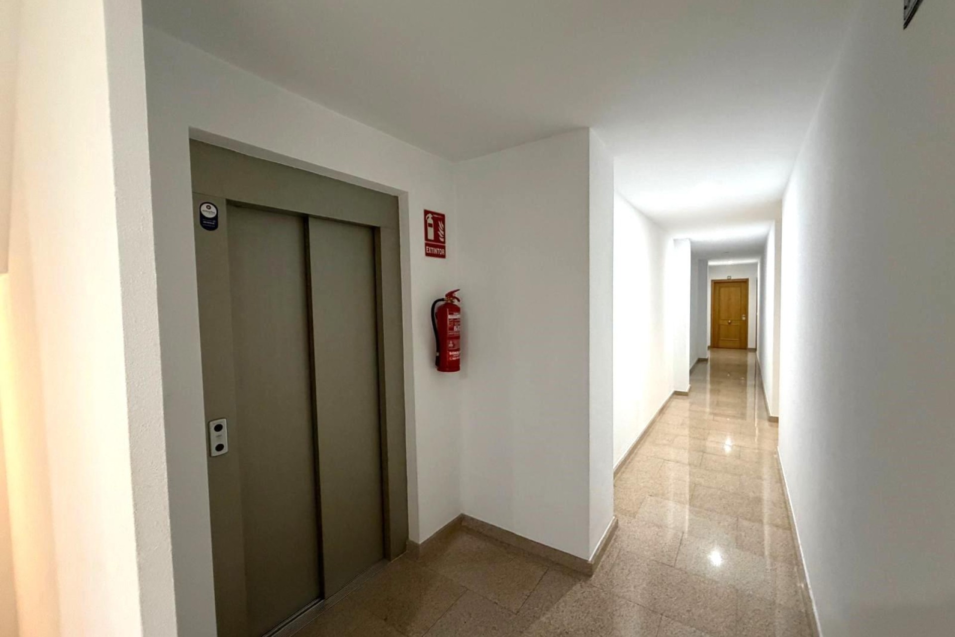 Alquiler a largo plazo - Apartamento / piso - La hoya - Centro