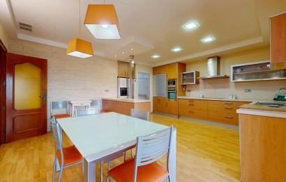 Apartment / flat - Resale - Elche - Center