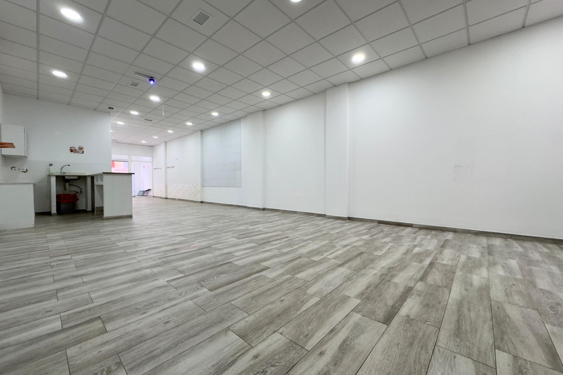 Location à long terme - Commercial - Elche - Carrús Este
