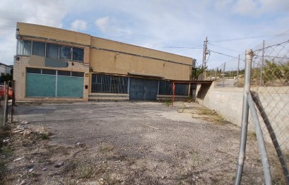 Nave industrial - Resale - Algueña - Algueña