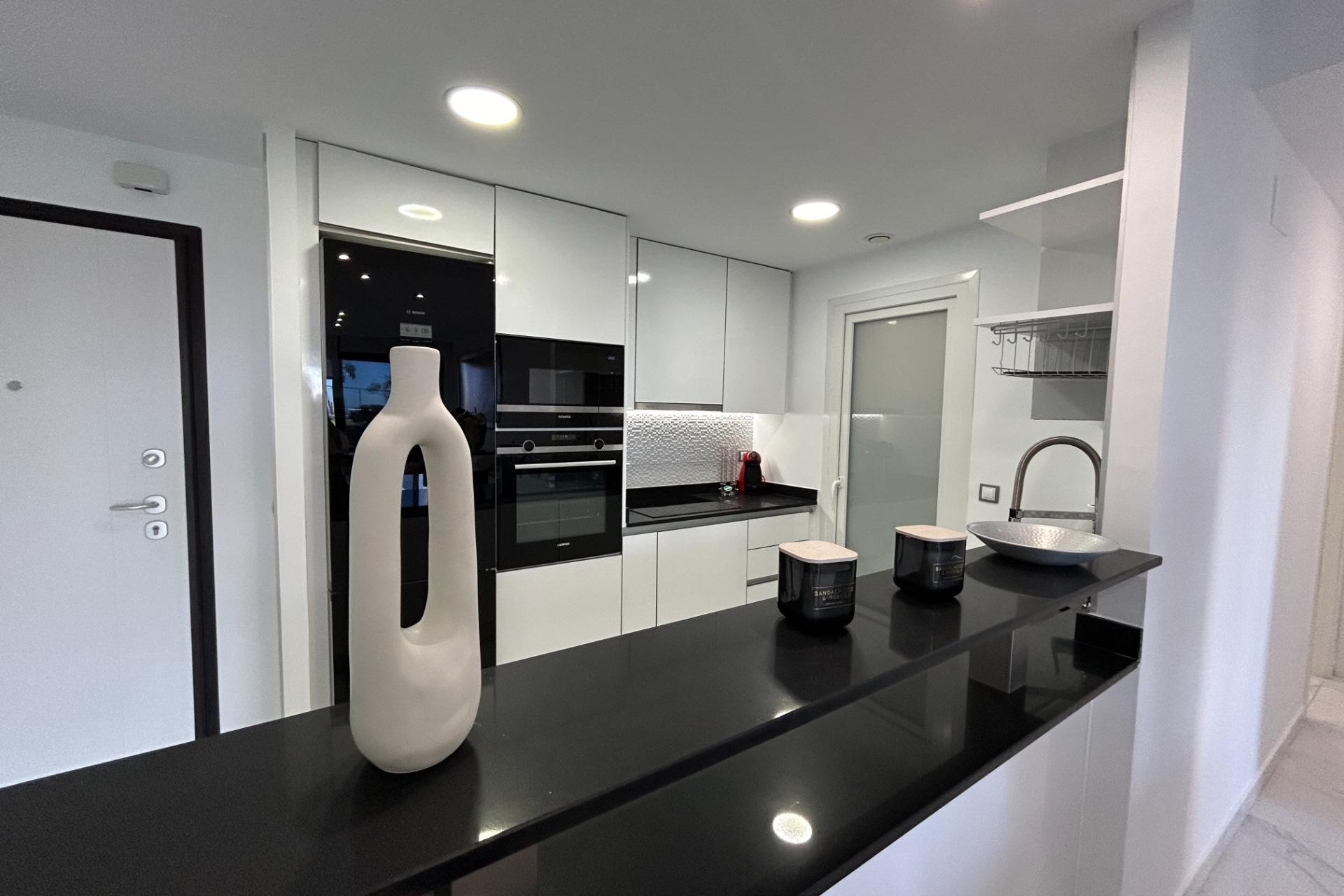 Resale - Apartment - Arenales del Sol