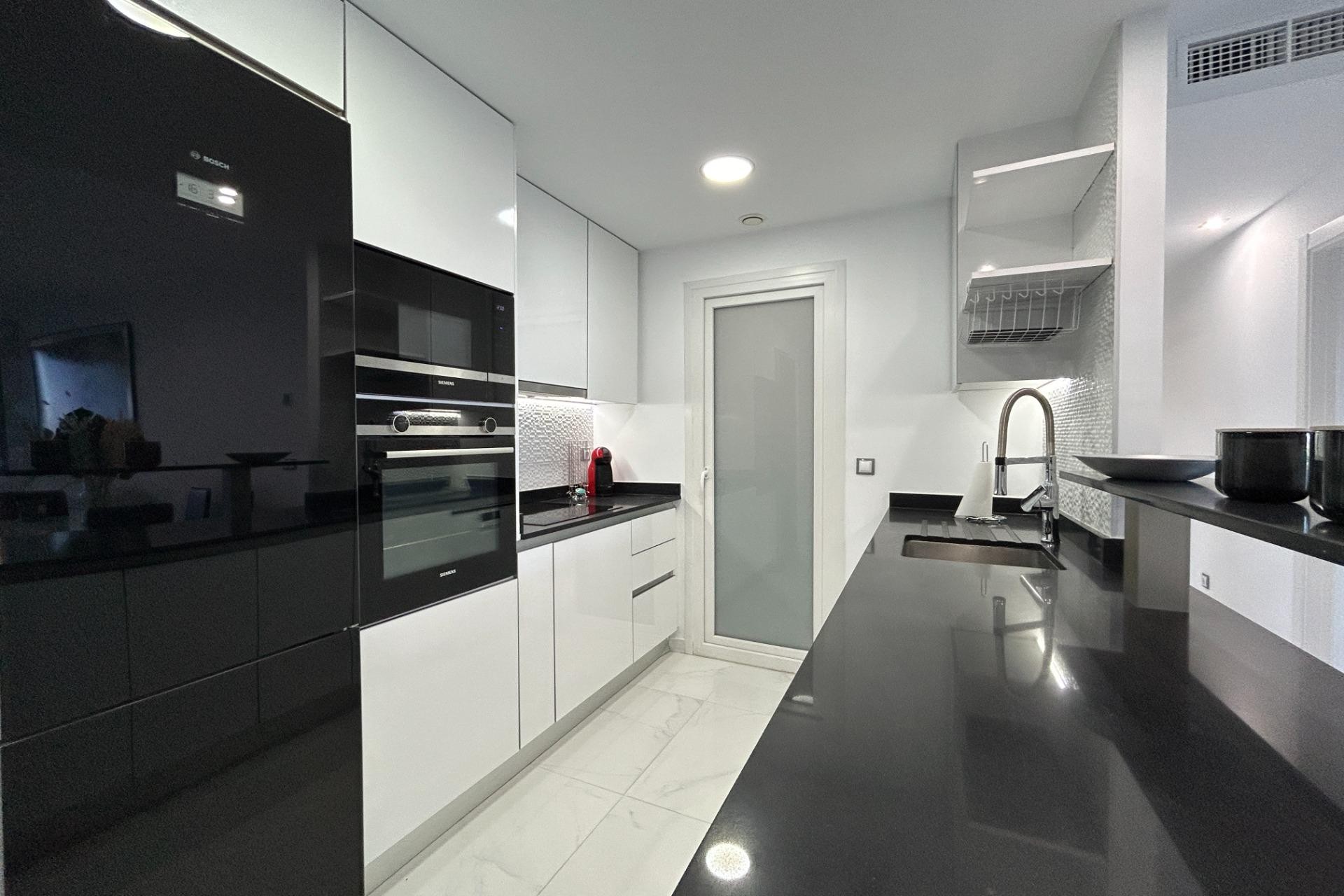 Resale - Apartment - Arenales del Sol