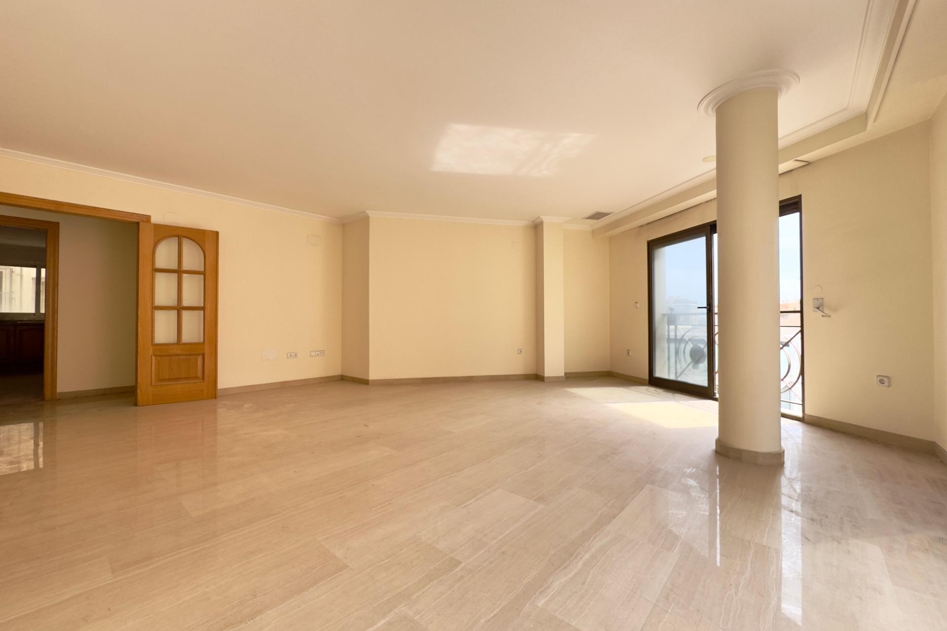 Resale - Apartment - Elche - Center