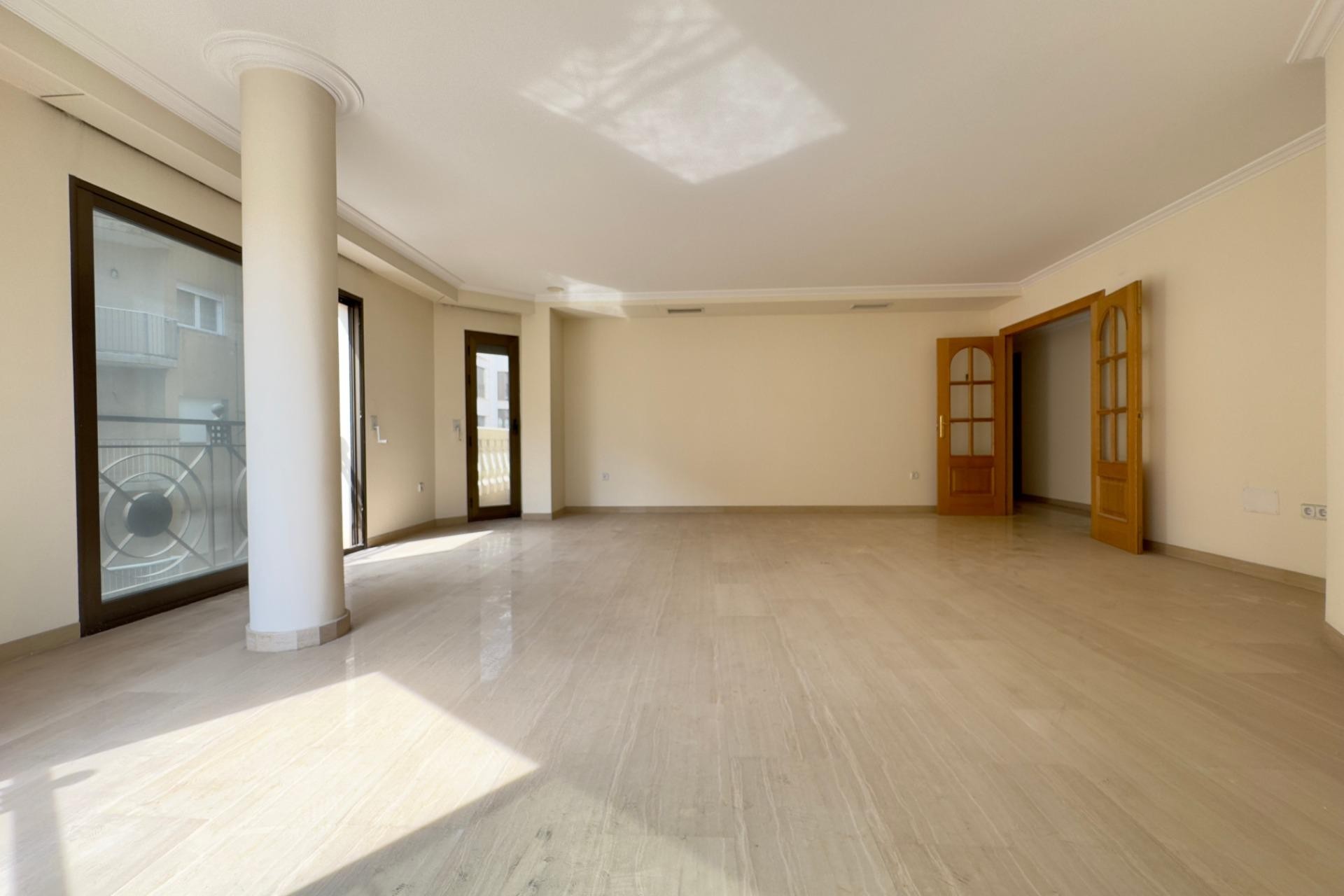 Resale - Apartment - Elche - Center