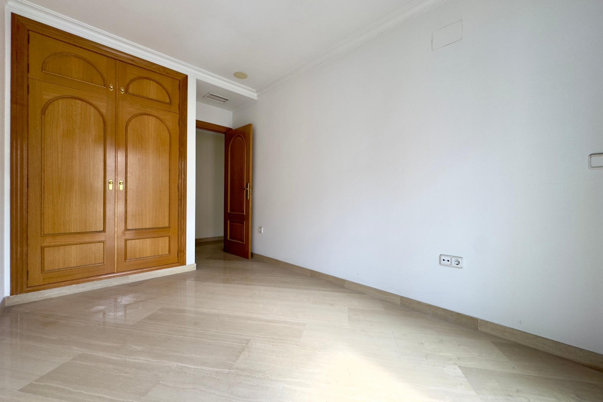 Resale - Apartment - Elche - Center