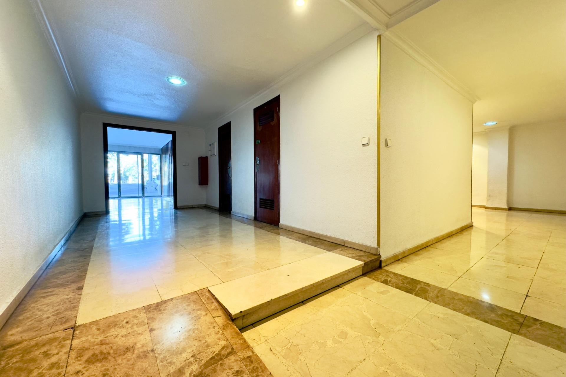 Resale - Apartment - Elche - Corazon de Jesus