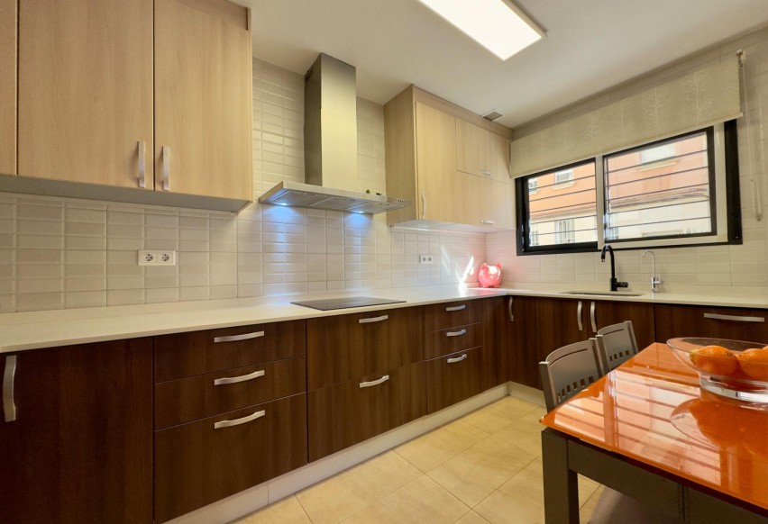Resale - Apartment - Elche - Corazon de Jesus