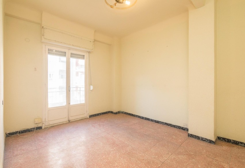 Resale - Apartment - Elche - Plaza Obispo Siuri