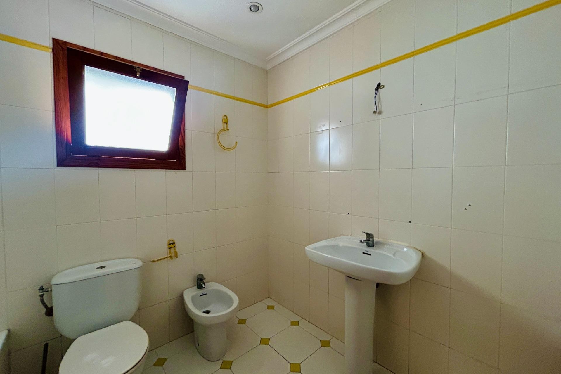 Resale - Apartment - Elche - Reina Victoria-Miguel Hernández