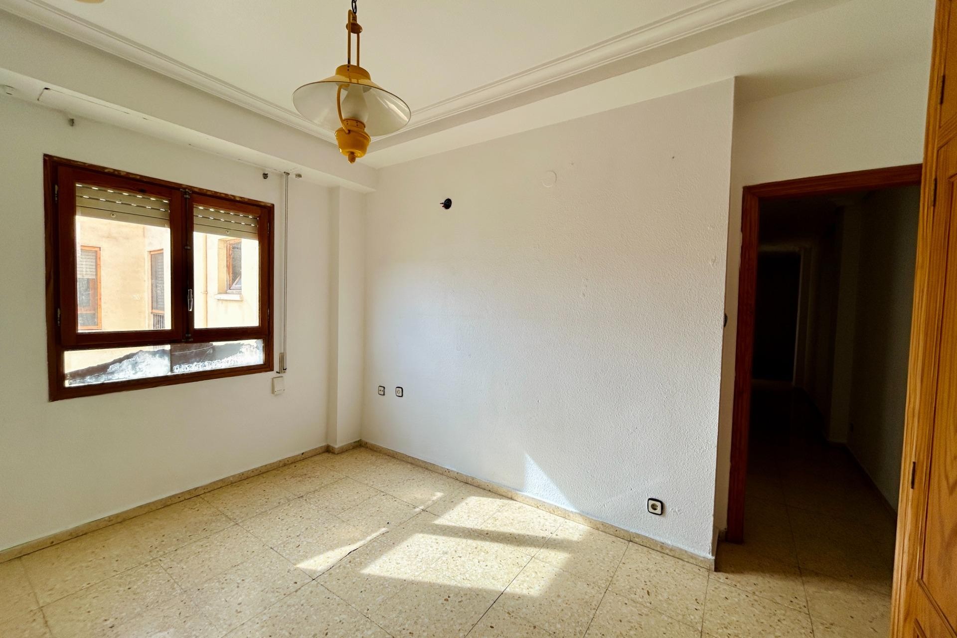 Resale - Apartment - Elche - Reina Victoria-Miguel Hernández