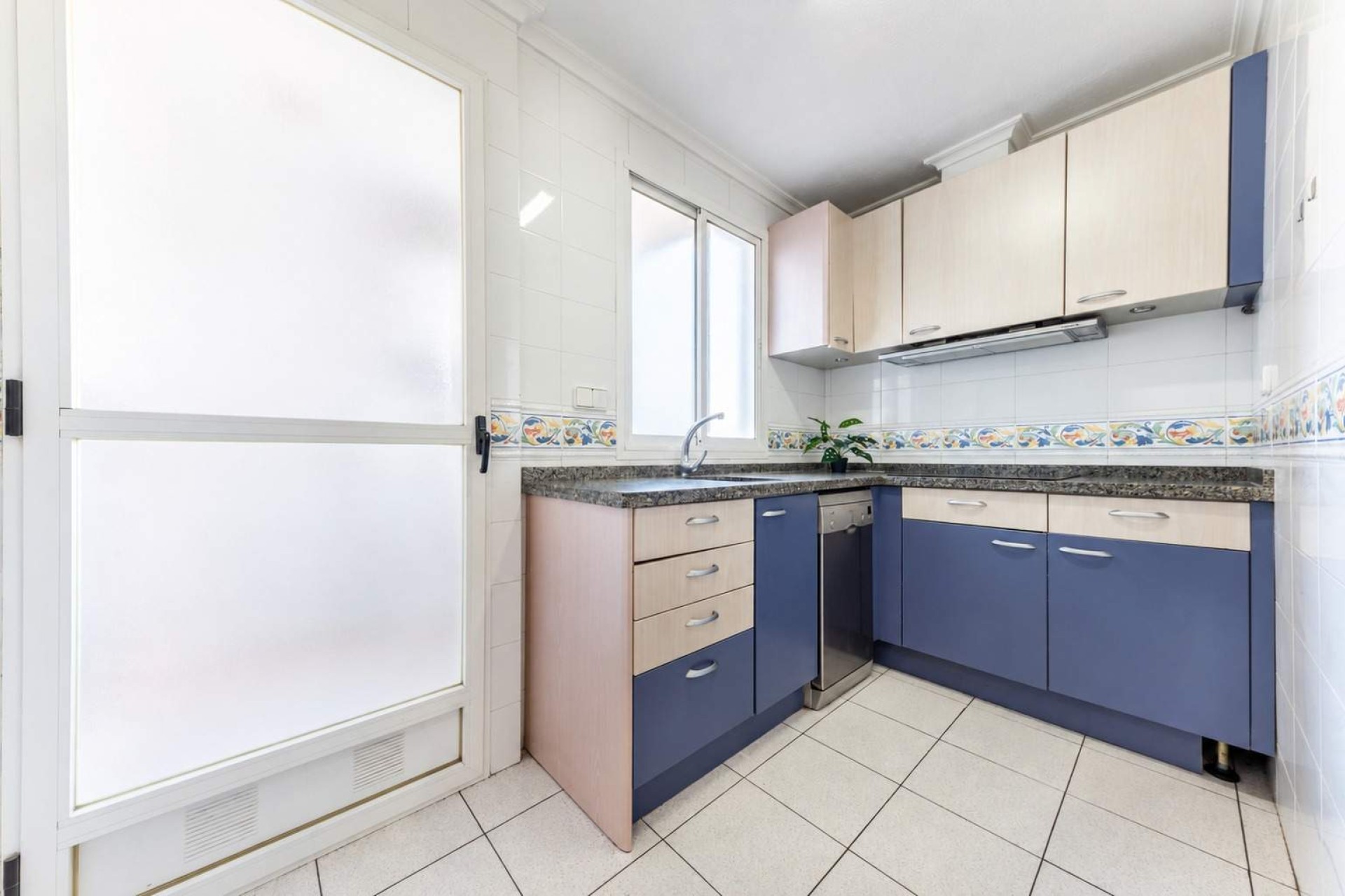Resale - Apartment / flat - Alicante - Centro