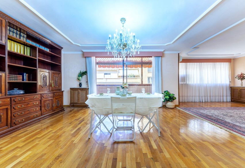 Resale - Apartment / flat - Alicante - Centro