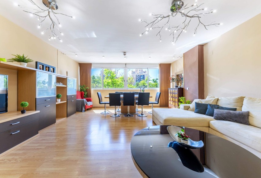 Resale - Apartment / flat - Alicante - Garbinet-Parque de las Avenidas