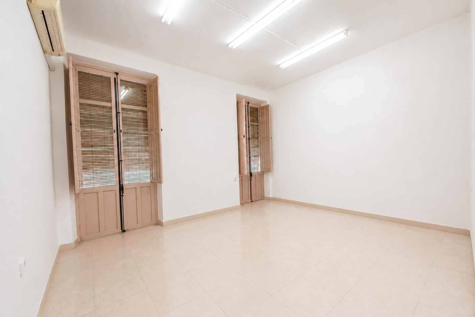 Resale - Apartment / flat - Alicante - Mercado