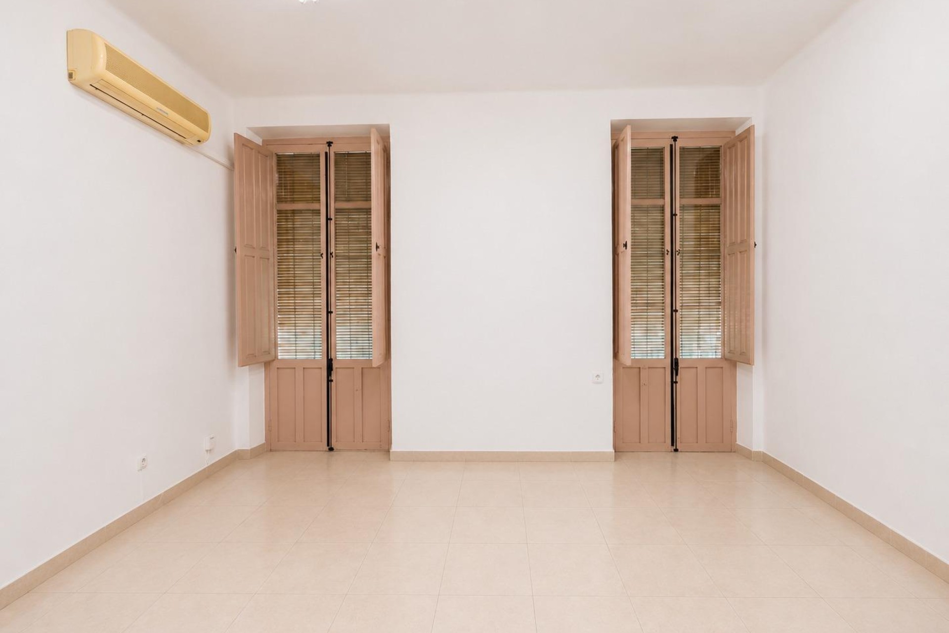 Resale - Apartment / flat - Alicante - Mercado