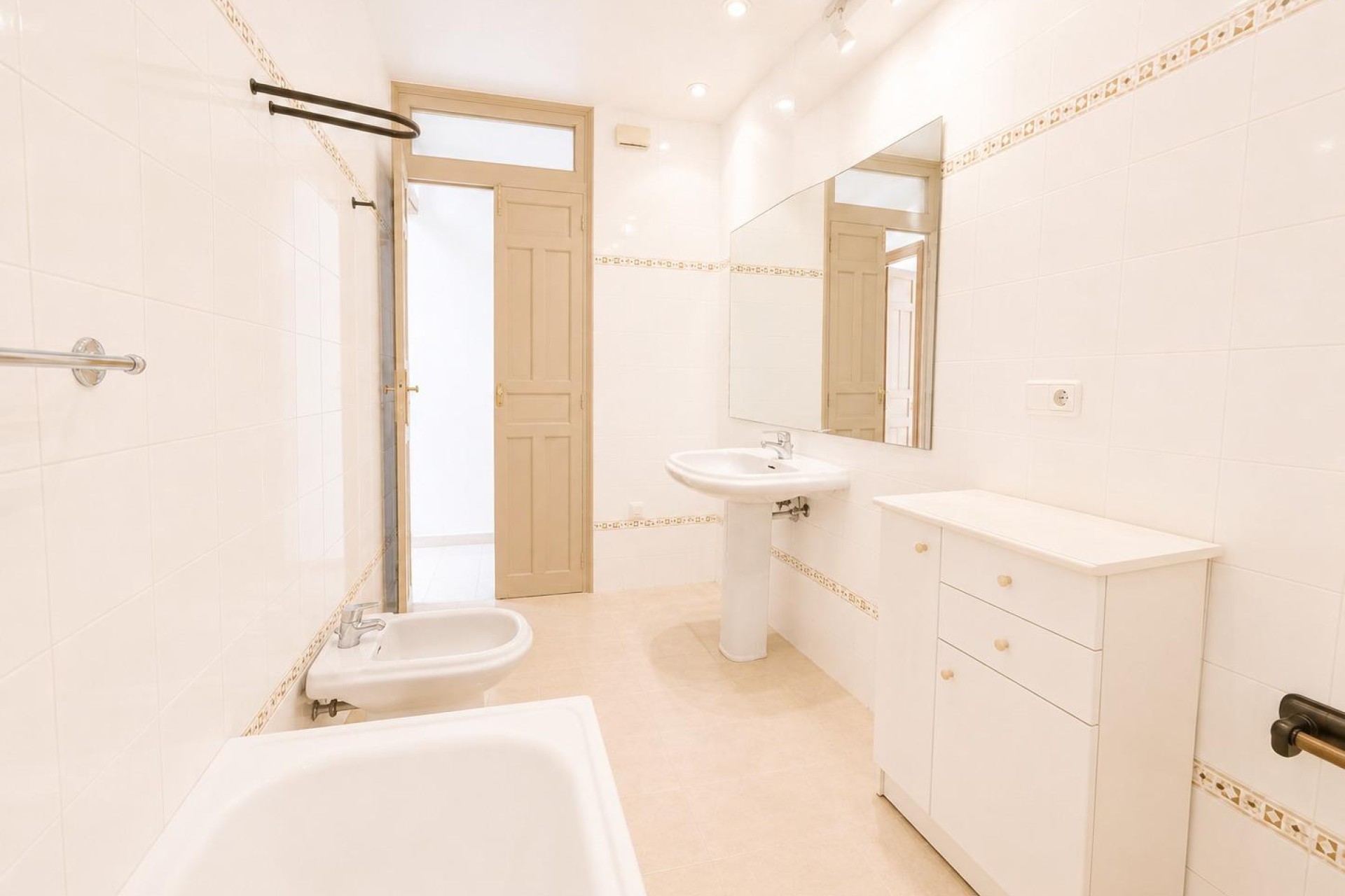 Resale - Apartment / flat - Alicante - Mercado