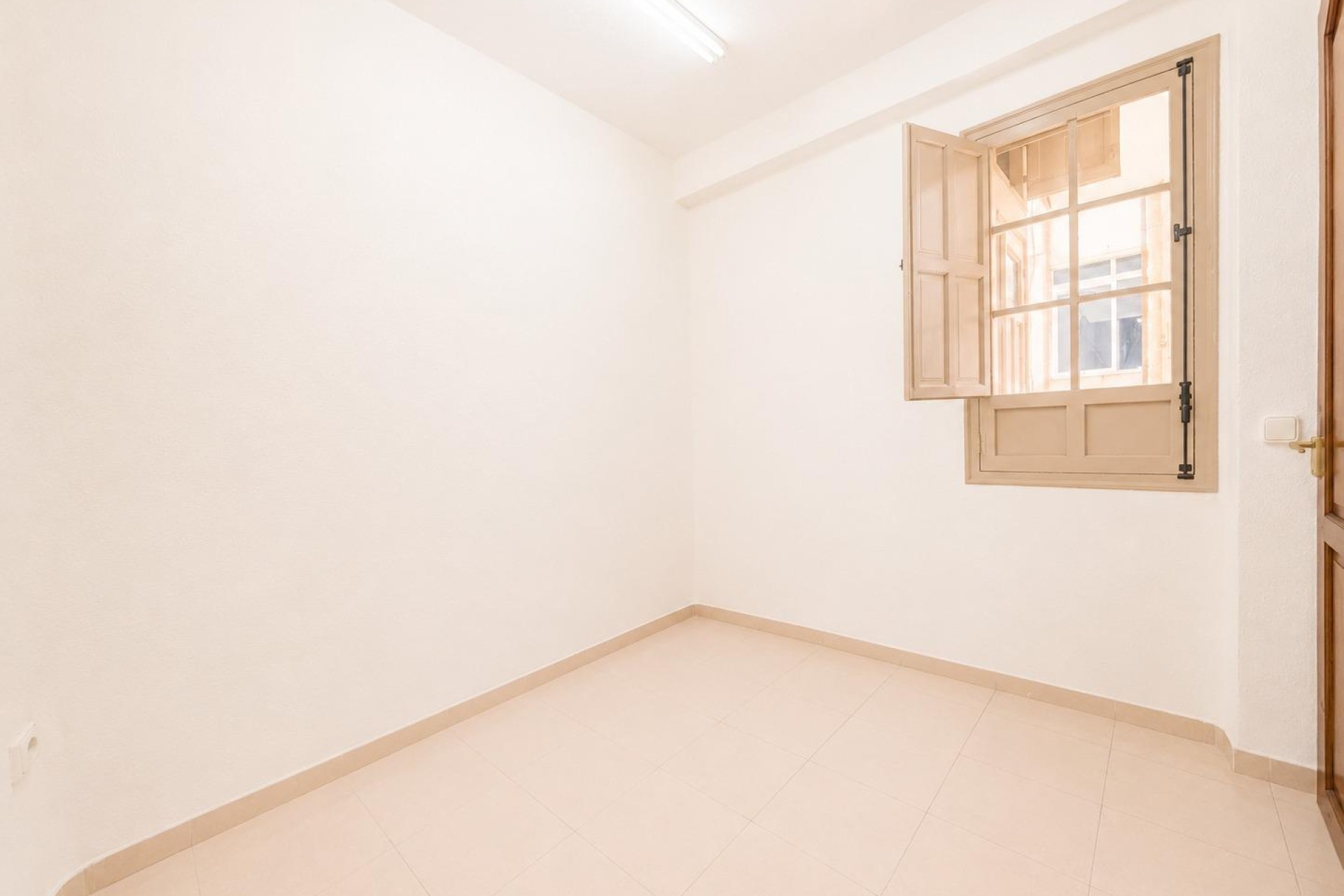 Resale - Apartment / flat - Alicante - Mercado
