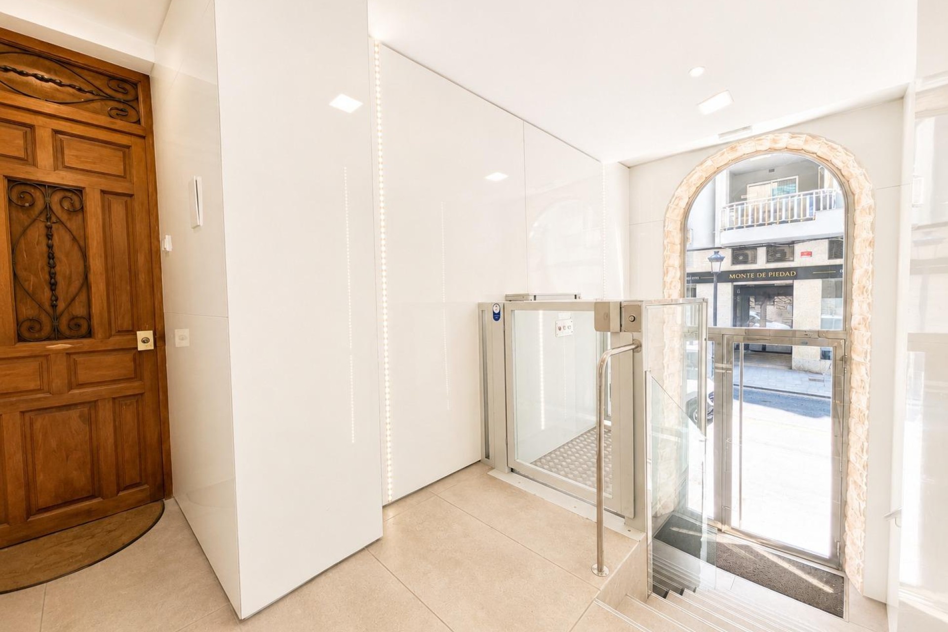 Resale - Apartment / flat - Alicante - Mercado