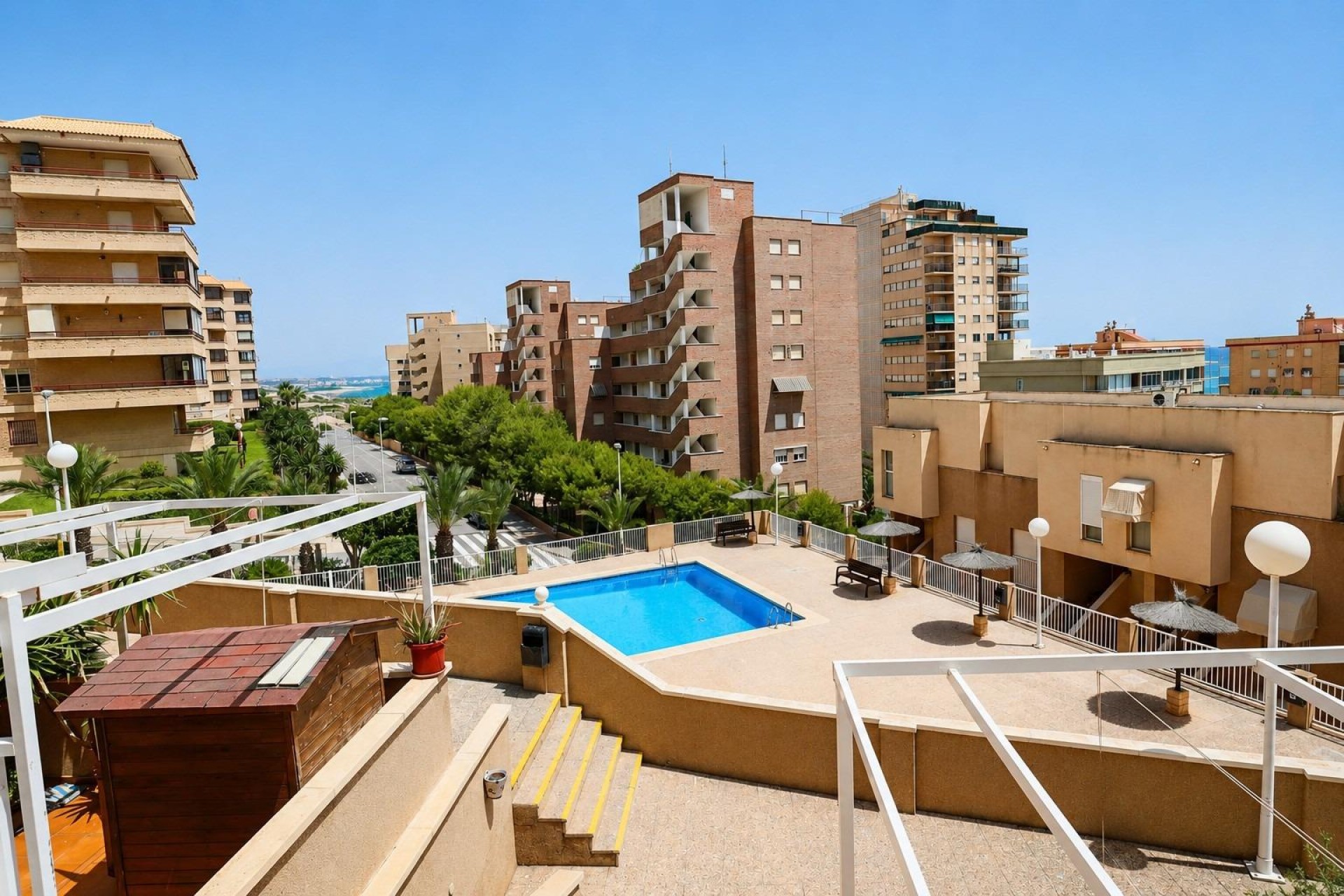 Resale - Apartment / flat - Arenales del Sol - Segunda linea playa