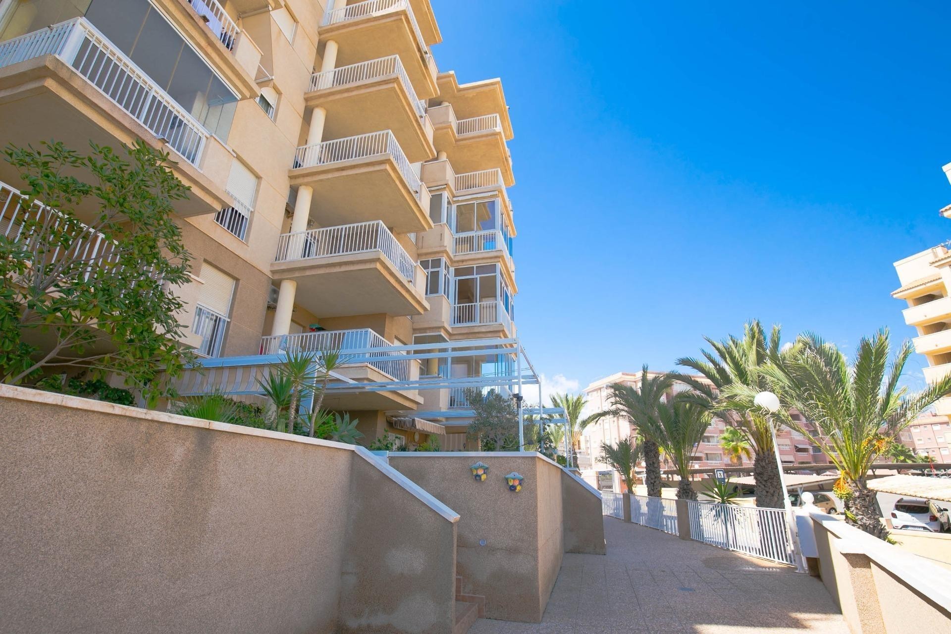 Resale - Apartment / flat - Arenales del Sol - Segunda linea playa