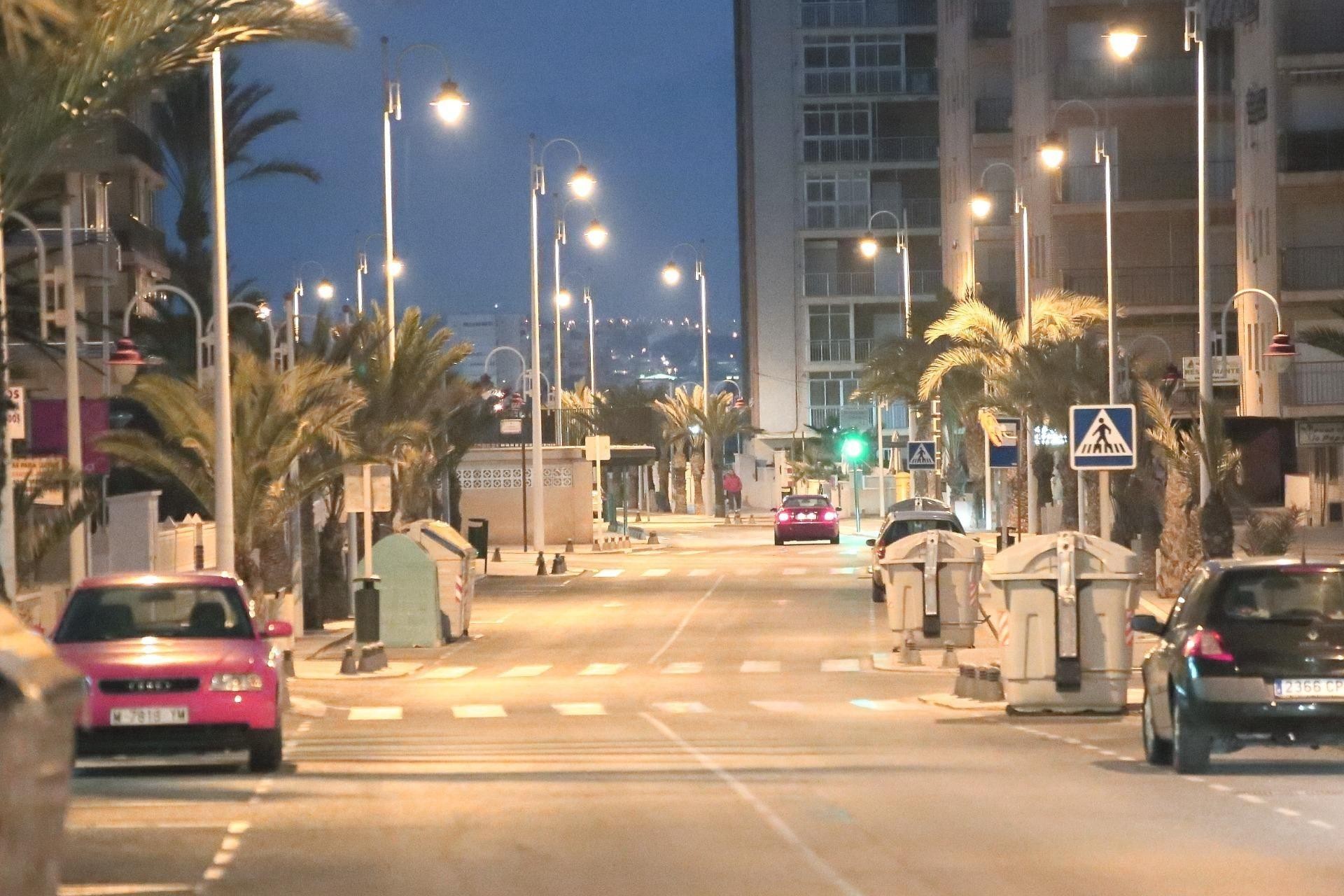 Resale - Apartment / flat - Arenales del Sol - Segunda linea playa