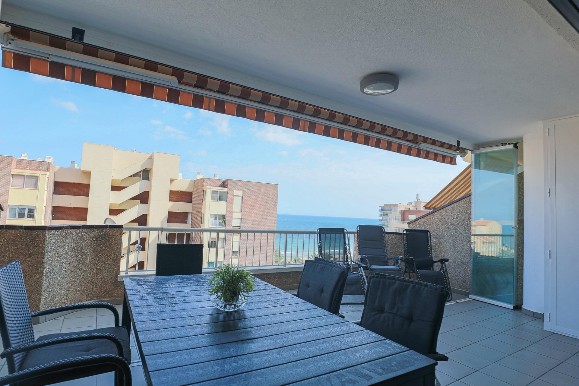 Resale - Apartment / flat - Arenales del Sol - Segunda linea playa