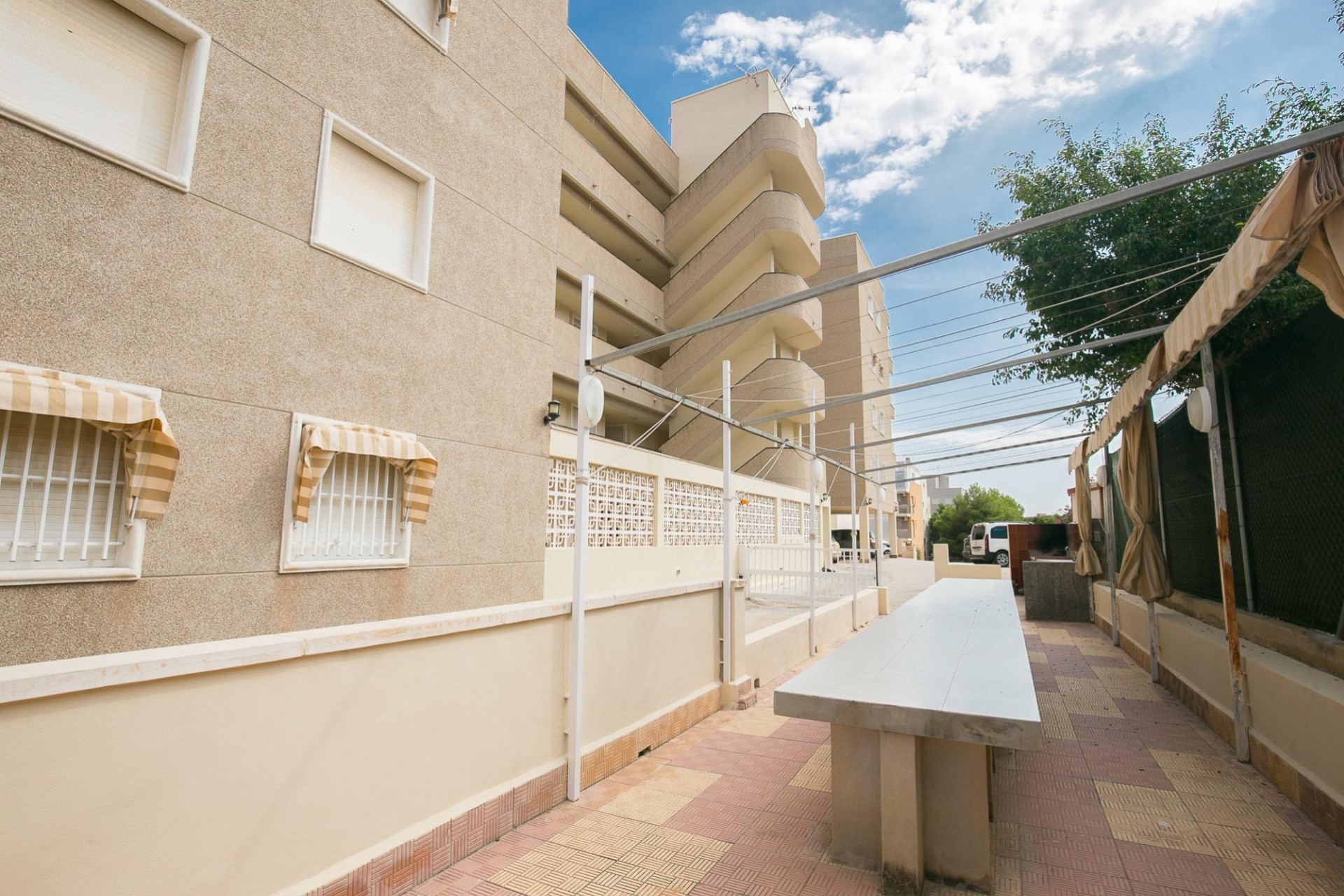 Resale - Apartment / flat - Arenales del Sol - Segunda linea playa