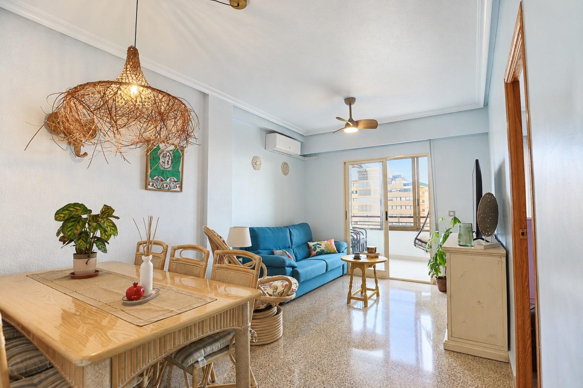 Resale - Apartment / flat - Arenales del Sol - Tercera linea playa