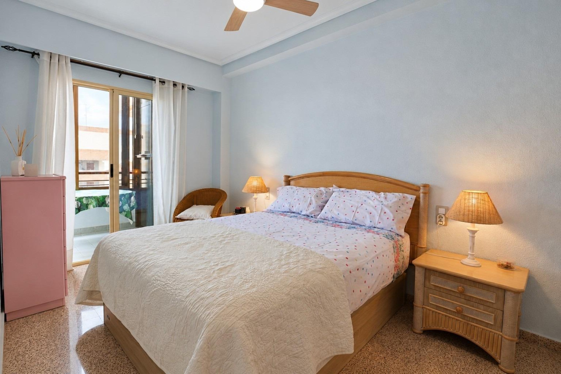 Resale - Apartment / flat - Arenales del Sol - Tercera linea playa