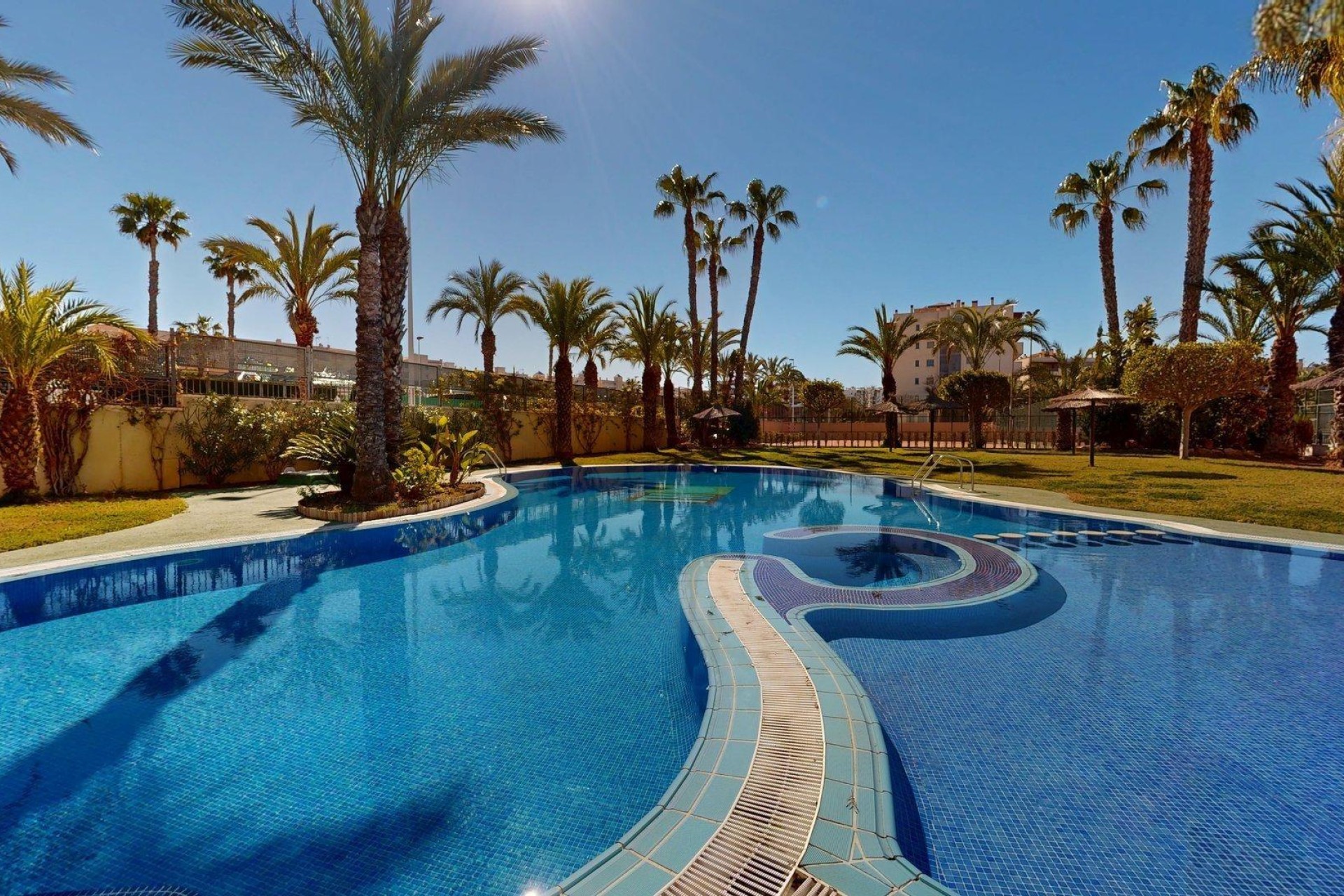 Resale - Apartment / flat - Arenales del Sol