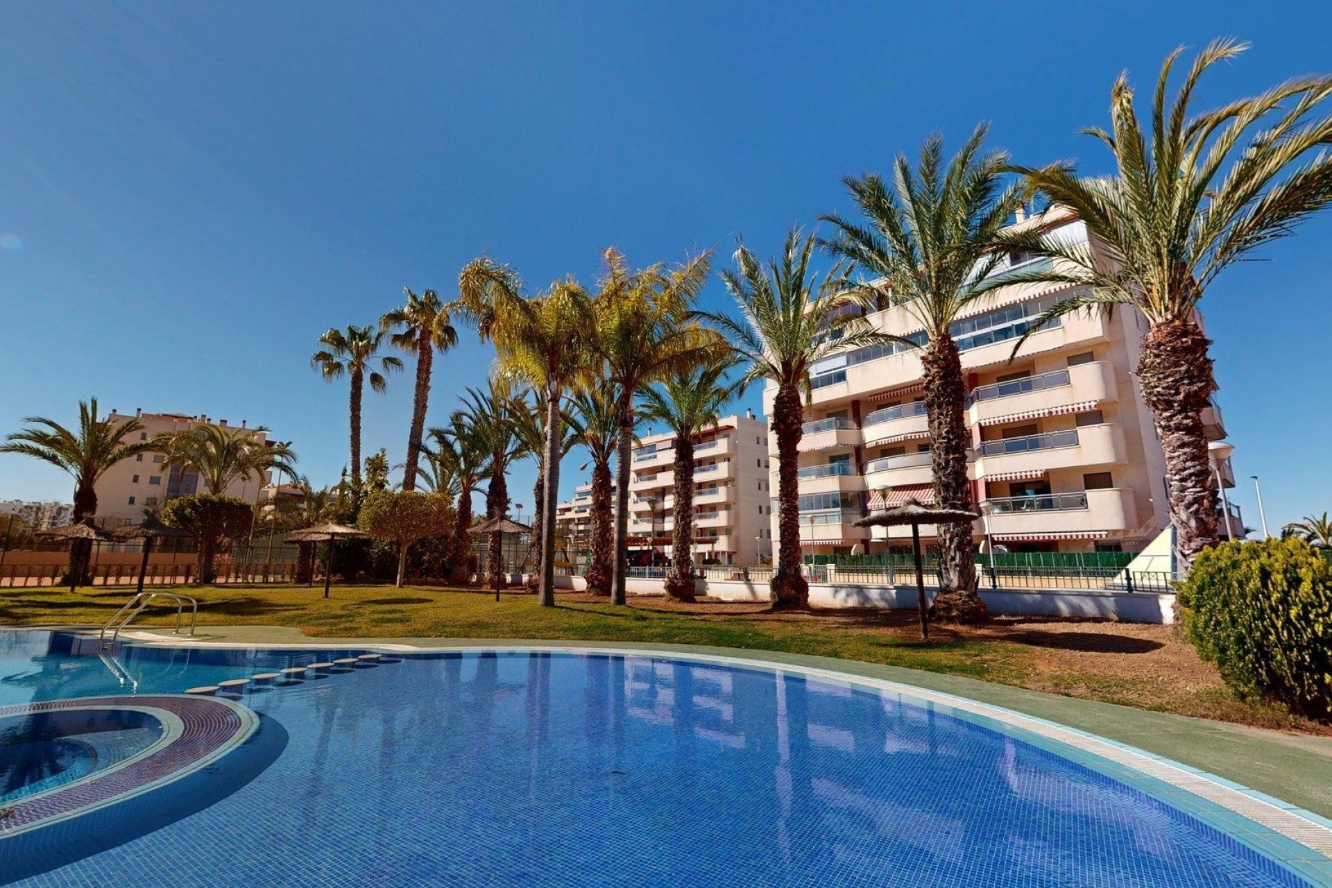 Resale - Apartment / flat - Arenales del Sol