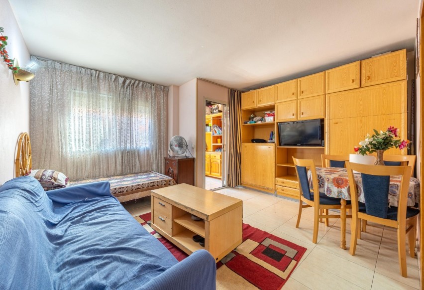 Resale - Apartment / flat - Benidorm - Colonia Madrid