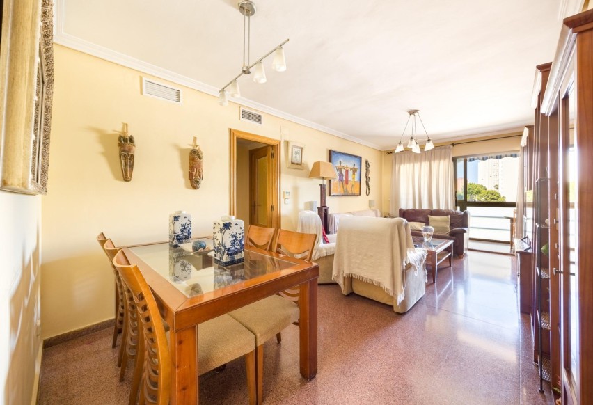 Resale - Apartment / flat - Benidorm - Colonia Madrid