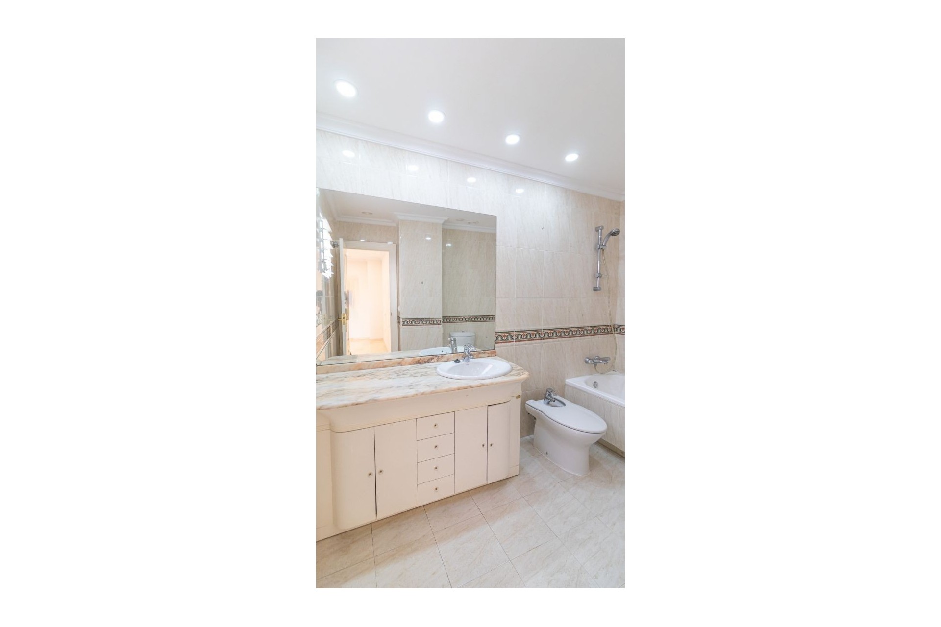 Resale - Apartment / flat - Elche - Center