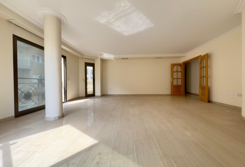 Resale - Apartment / flat - Elche - Center